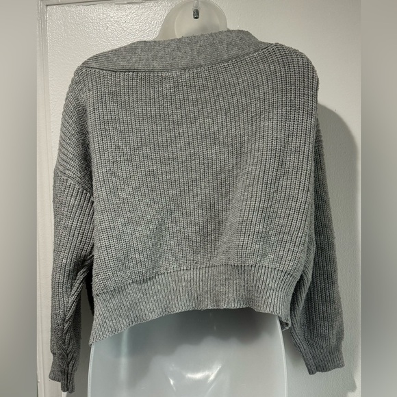 Gray Button-Up Knit Cardigan With Adjustable Fit Straps (Size M) - Picture 3 of 6